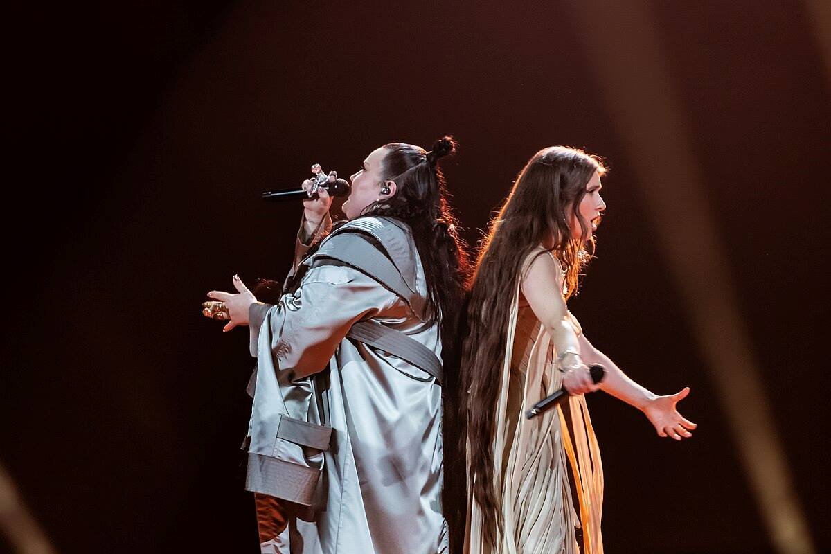 Fashion прояви Євробачення 2010-х: футуризм і технології на сцені