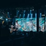 Повний зал, жива графіка, збір для DARKNODE: «Фіолет» провів унікальний мультимедійний концерт