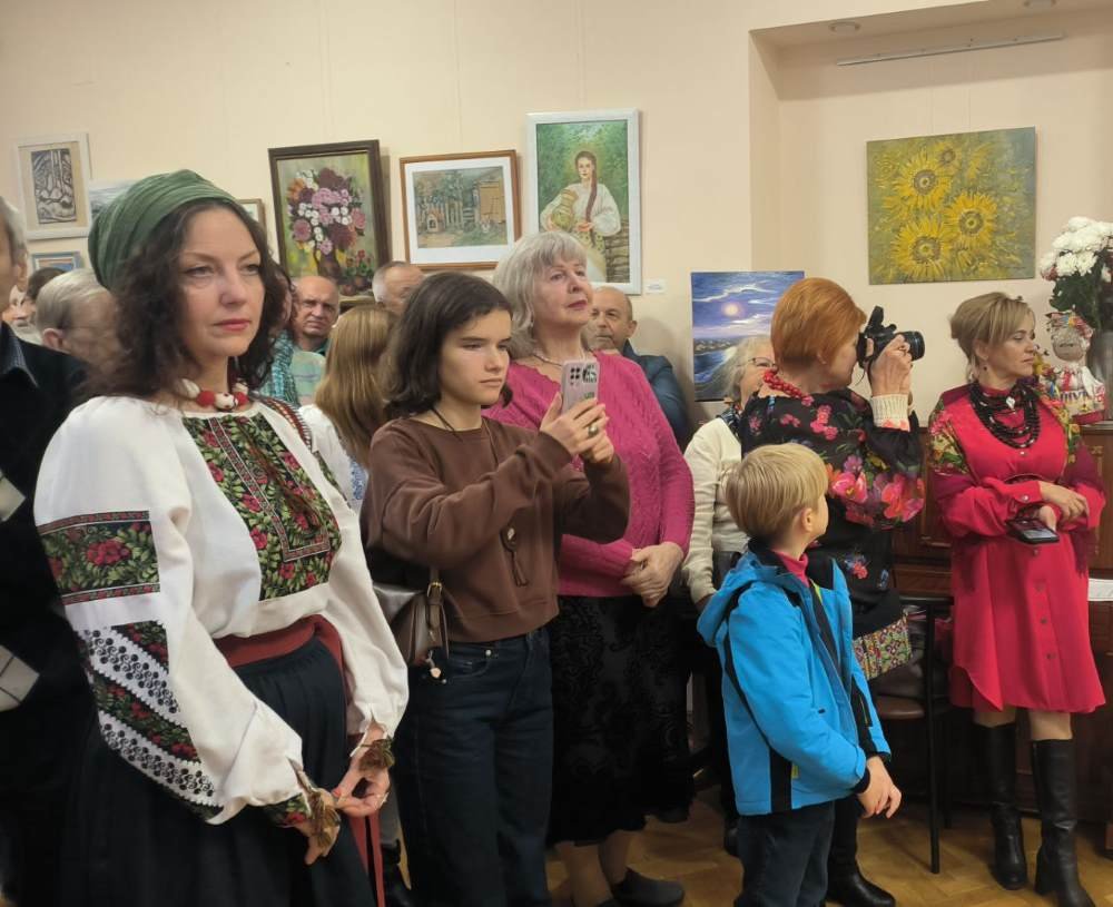 Ellen ORRO об’єднала художників у благодійному проєкті «Мила серцю Україна»