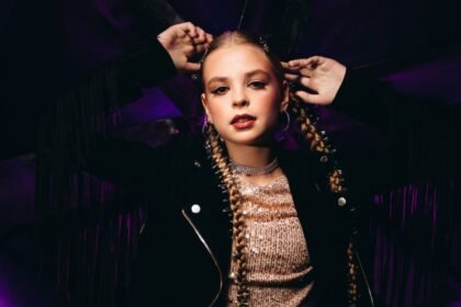 Новий голос молодої України: Еліна Ковбас випустила дебютний трек Новий голос молодої України: Еліна Ковбас випустила дебютний трек