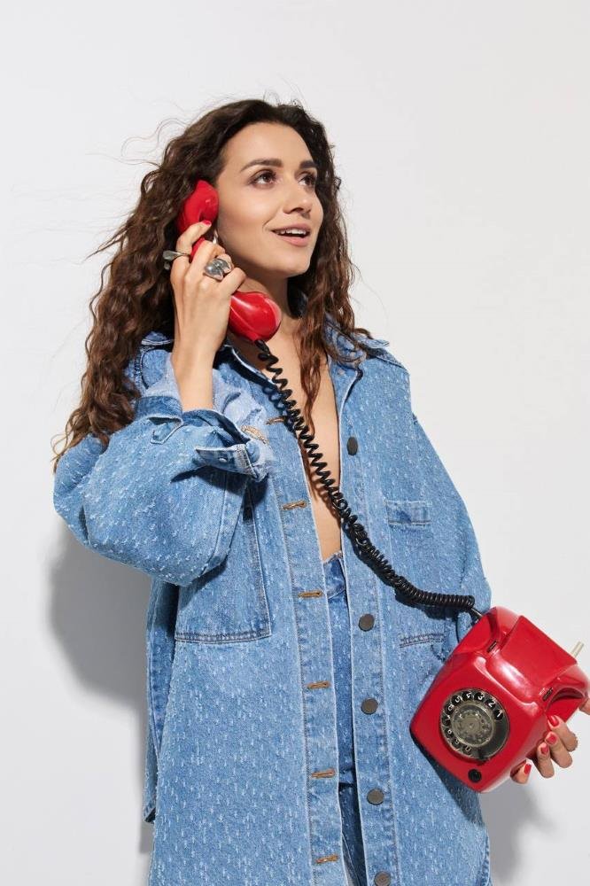 Зворушливо і ритмічно: Liya Li презентувала пісню «Тато» — присвяту найріднішій людині у світі