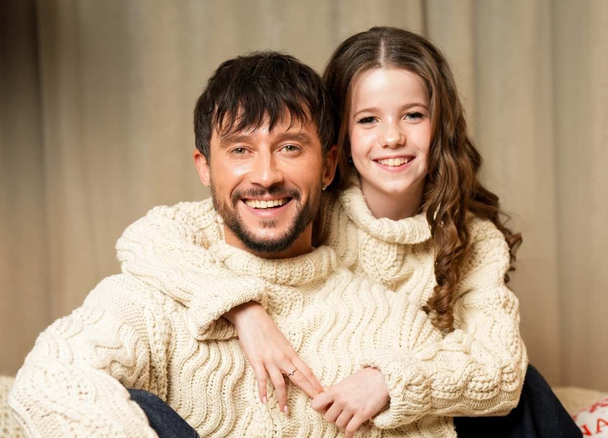 ALBINA і SERAFYN підвели підсумки року в різдвяній відео роботі ALBINA і SERAFYN підвели підсумки року в різдвяній відео роботі