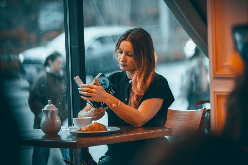 Осінь, що зцілює: внутрішня опора, турбота про себе та жіночий баланс в образі Юлії Троцько  (“Осінь у стилі”)