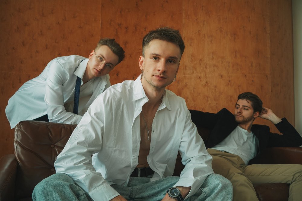 DVA випустили “Подаруй” – музику для зимових вечорів