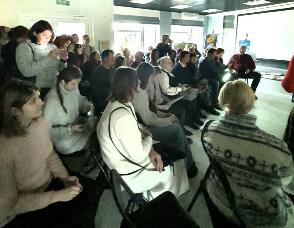 Фантазія як арт-терапія: колективна виставка «Дивний сон» завершила мистецький рік у Києві