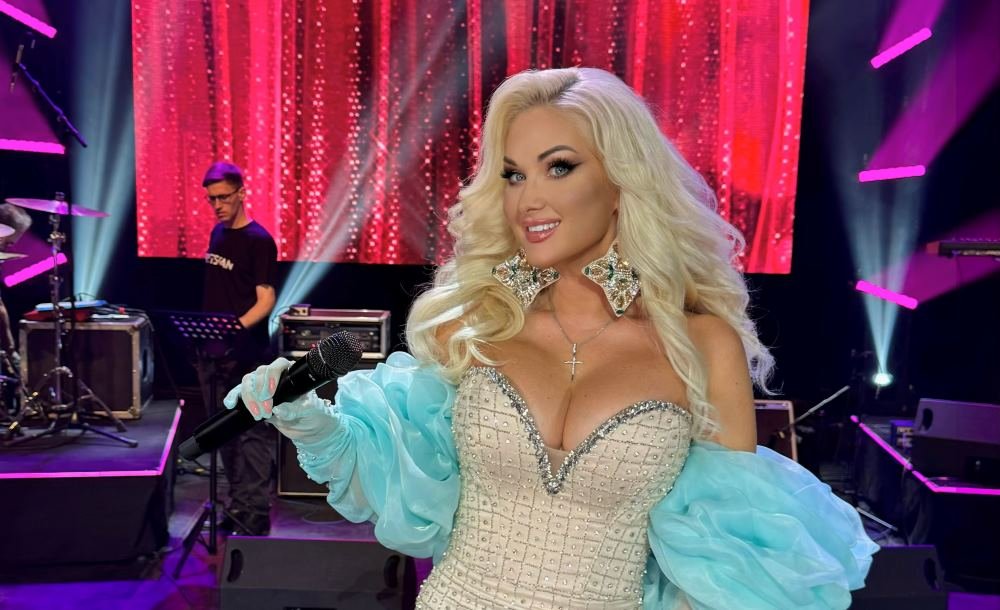 Комендантська година для почуттів: Катерина Бужинська заспівала про кохання, яке боїться правди Комендантська година для почуттів: Катерина Бужинська заспівала про кохання, яке боїться правди