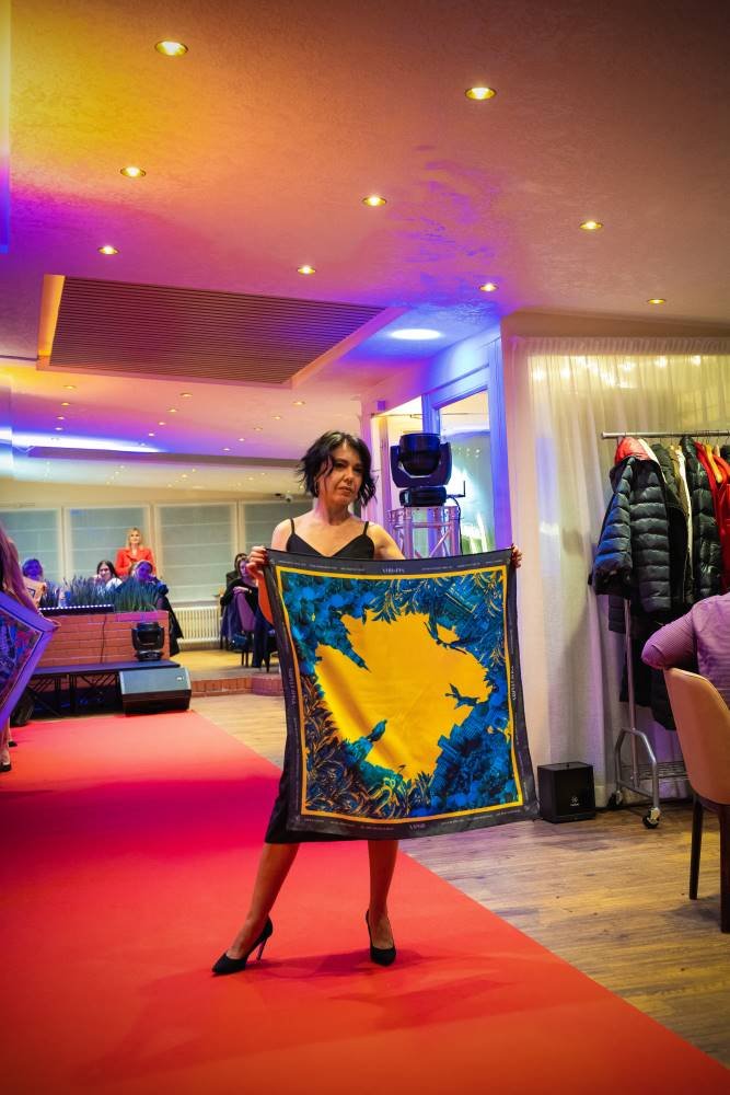 Коли хустка стає покровом любові, пам’яті й жіночої сили: розмова із власницями бренду "Marcipanka” Наталією Рибар та Вікторією  Швардак