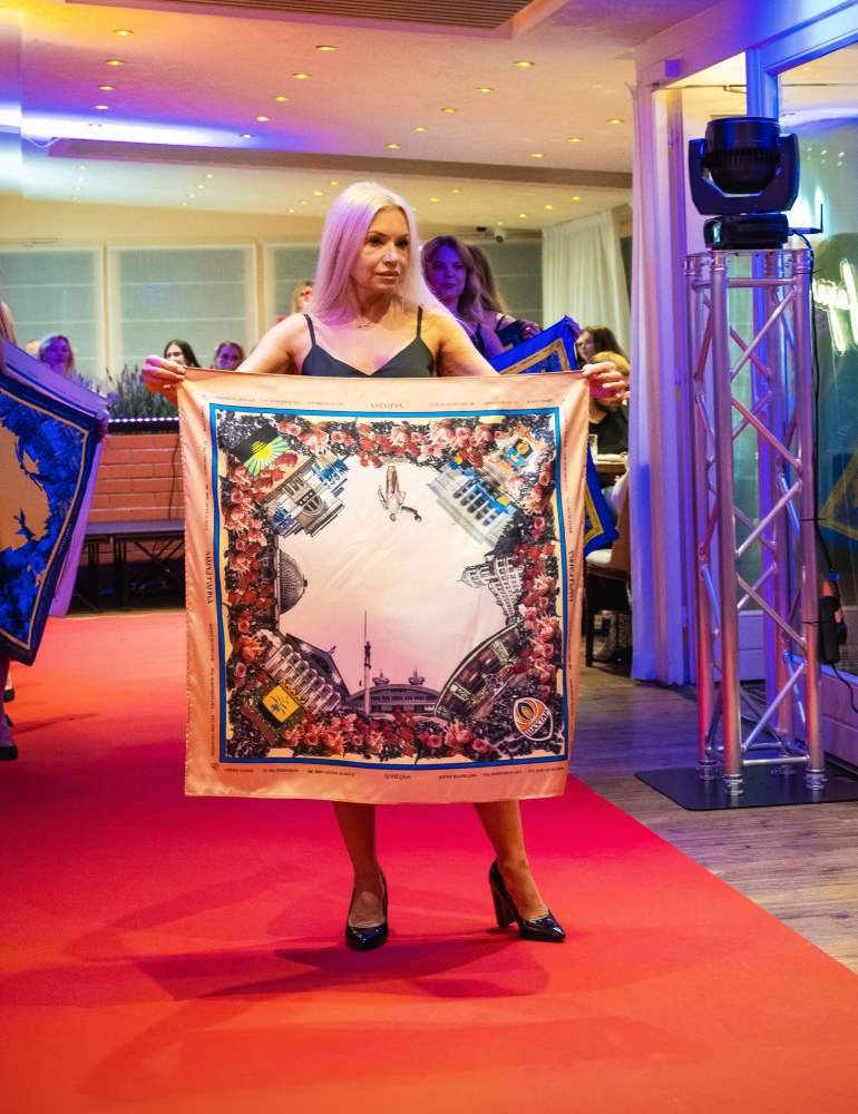 Коли хустка стає покровом любові, пам’яті й жіночої сили: розмова із власницями бренду "Marcipanka” Наталією Рибар та Вікторією  Швардак