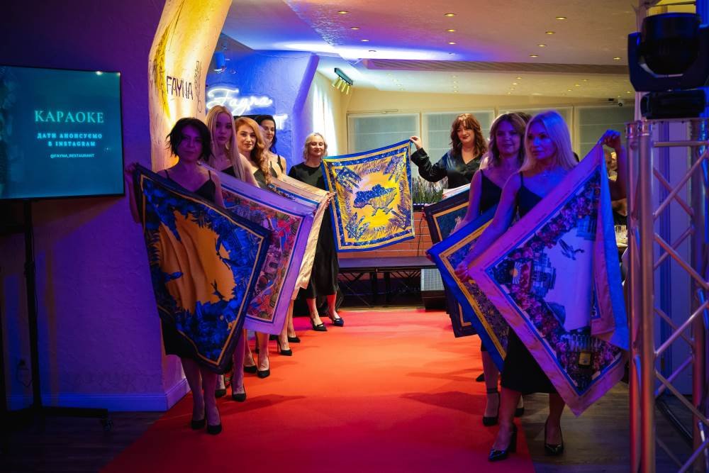 Коли хустка стає покровом любові, пам’яті й жіночої сили: розмова із власницями бренду "Marcipanka” Наталією Рибар та Вікторією  Швардак