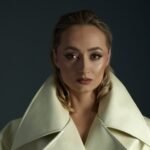 Композиція “Light in Us” від TINA PETRIV: про силу духу, віру та світло всередині людини Композиція “Light in Us” від TINA PETRIV: про силу духу, віру та світло всередині людини