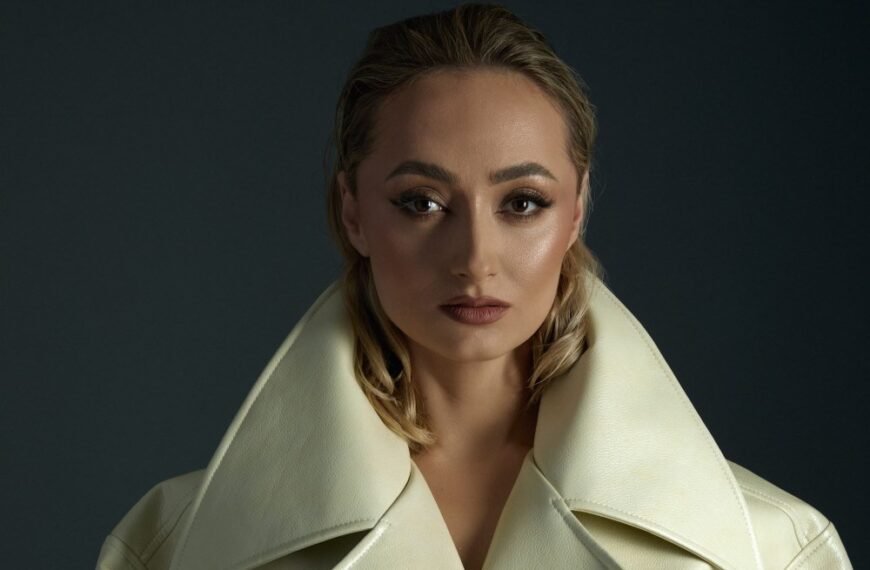 Композиція “Light in Us” від TINA PETRIV: про силу духу, віру та світло всередині людини