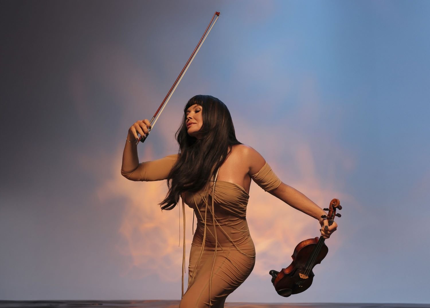 Ассія Ахат повертається на українську сцену з піснею «ALLO»