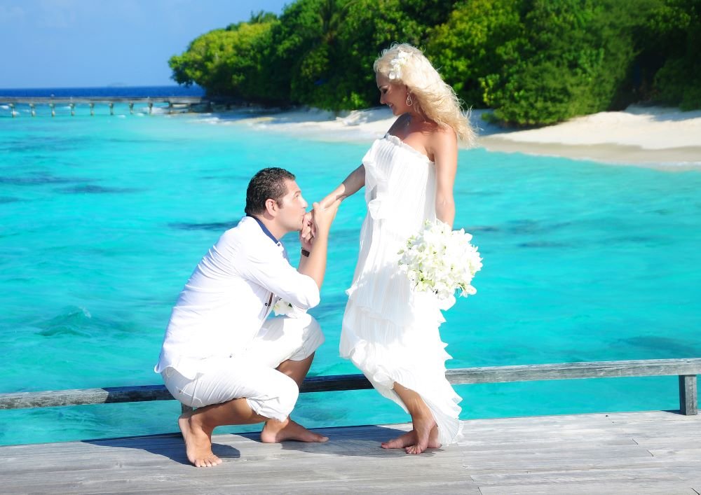 Катерина Бужинська оригінально привітала чоловіка з 12-річницею шлюбу