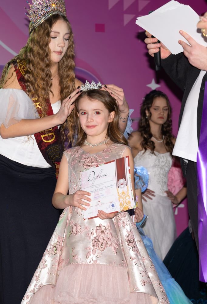 Сяйво весни та дитячі мрії: у Києві визначили переможиць конкурсу SPRING PRINCESS OF UKRAINE 2026