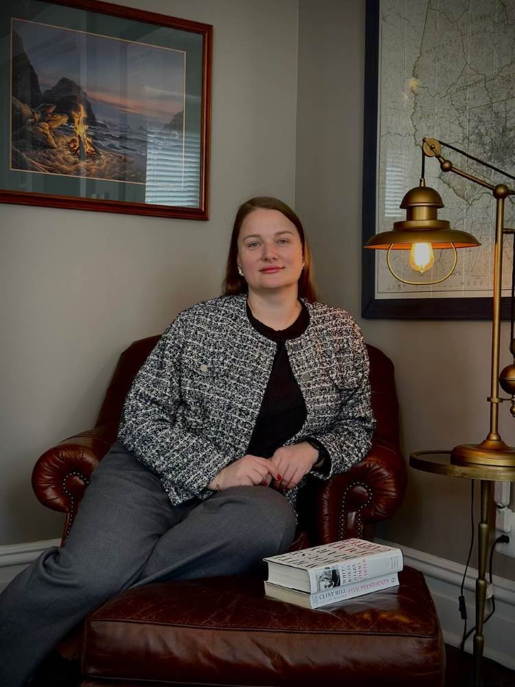 «Ви маєте пишатися»: американський сенатор довів до сліз українську адвокатку