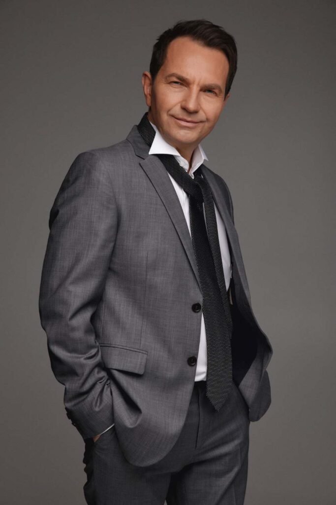 Тарас Курчик презентував оновлене звучання свого хіта «Вона як сонце»