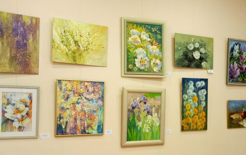 Весняний вернісаж у серці Києва: виставка «Весна красна» об’єднала митців і благодійників