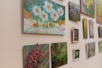 Весняний вернісаж у серці Києва: виставка «Весна красна» об’єднала митців і благодійників Весняний вернісаж у серці Києва: виставка «Весна красна» об’єднала митців і благодійників