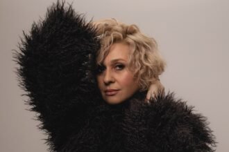 Нова робота SVIT «Стану всім» розповідає про любов, що стає рішенням Нова робота SVIT «Стану всім» розповідає про любов, що стає рішенням