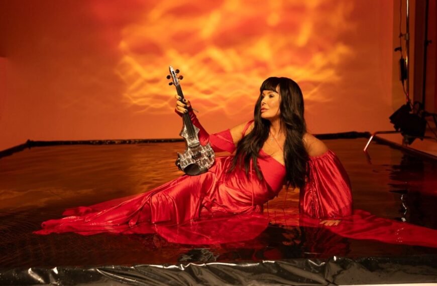 Assia Ahhatt отримала нагороду Munich Music Video Awards і випустила новий україномовний сингл