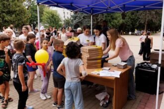 Дитинство не повинно чекати: благодійний проєкт «ЄДИНІ» та «На Шапку» організували особливий день для дітей Дитинство не повинно чекати: благодійний проєкт «ЄДИНІ» та «На Шапку» організували особливий день для дітей
