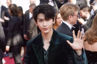 Чжан Лінхе на Каннському кінофестивалі: як один вихід у Gucci став прикладом ідеальної співпраці актора та світового бренду Чжан Лінхе на Каннському кінофестивалі (4)
