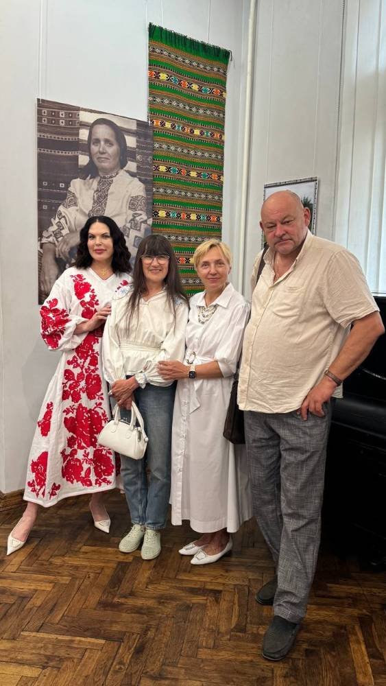 У Коломиї відкрили міжмузейний виставковий проєкт «Свою Україну любіть»
