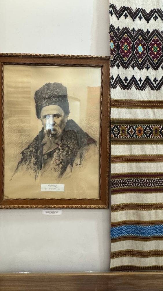 У Коломиї відкрили міжмузейний виставковий проєкт «Свою Україну любіть»