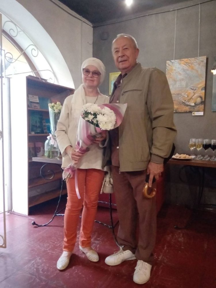 У Києві відкрилася виставка Ellen ORRO «HARLEY та блиск металу»: діалог сили металу й ніжності квітів