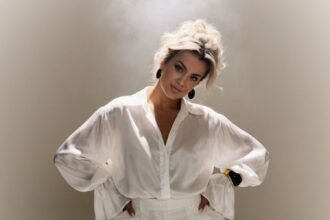ANELLY розпочинає новий етап у творчості з піснею «Біля тебе»
