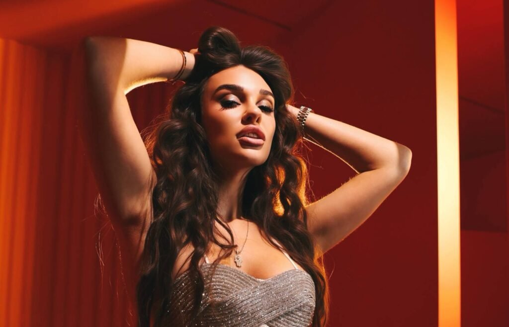 Alina Feels презентує «Mon amie» — сміливий трек про жіночу самоцінність і мову вчинків