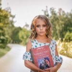 «Про що мріють українські діти»: Амелія Турильова презентувала пісню «Казки» «Про що мріють українські діти»: Амелія Турильова презентувала пісню «Казки»